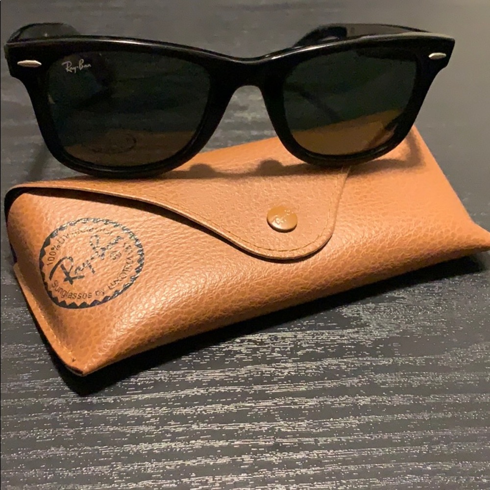 AUTHENTIC Ray Ban Wayfarer Sunglasses